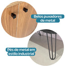 Armário com duas portas e pés em ferro